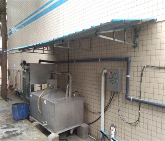 全自動油水分離器餐飲污水分離設(shè)備隔油處理設(shè)備已完工